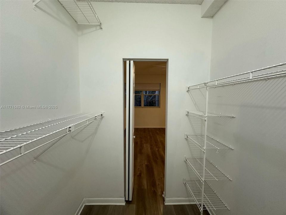 Recently Rented: $2,200 (2 beds, 2 baths, 807 Square Feet)