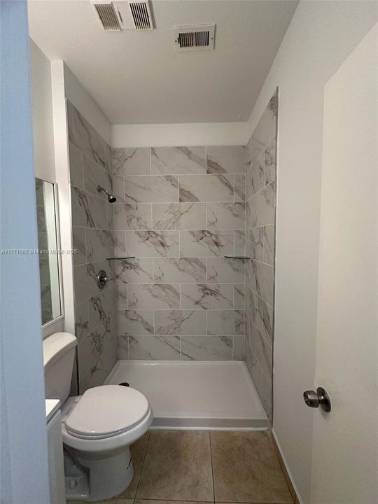 Recently Rented: $2,200 (2 beds, 2 baths, 807 Square Feet)