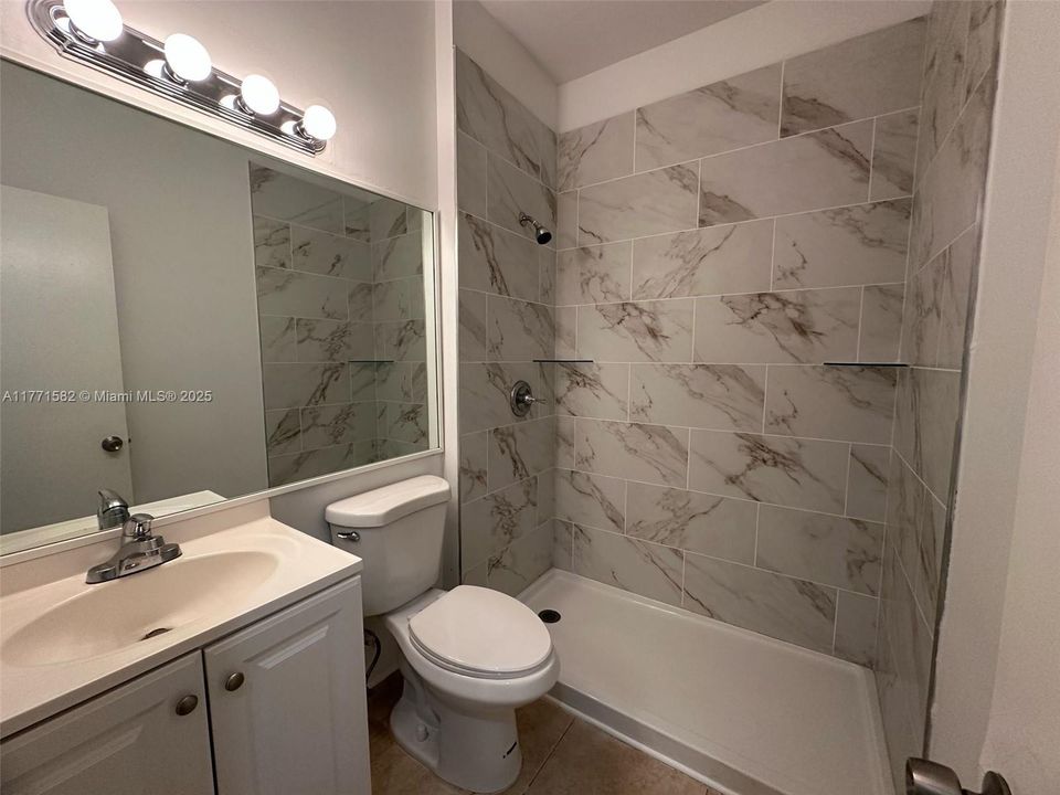 Recently Rented: $2,200 (2 beds, 2 baths, 807 Square Feet)