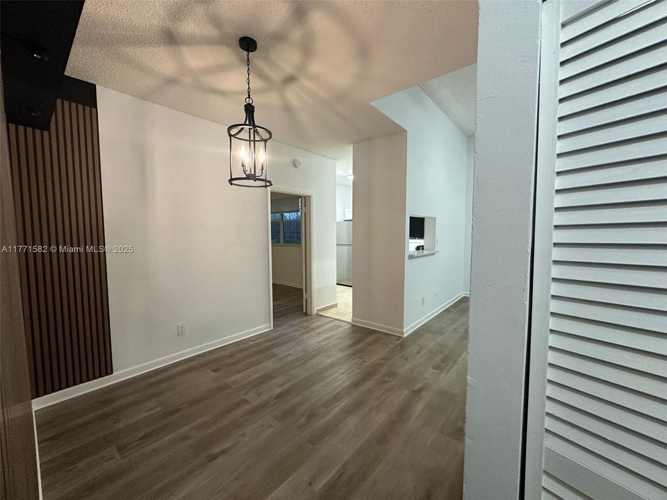 Recently Rented: $2,200 (2 beds, 2 baths, 807 Square Feet)