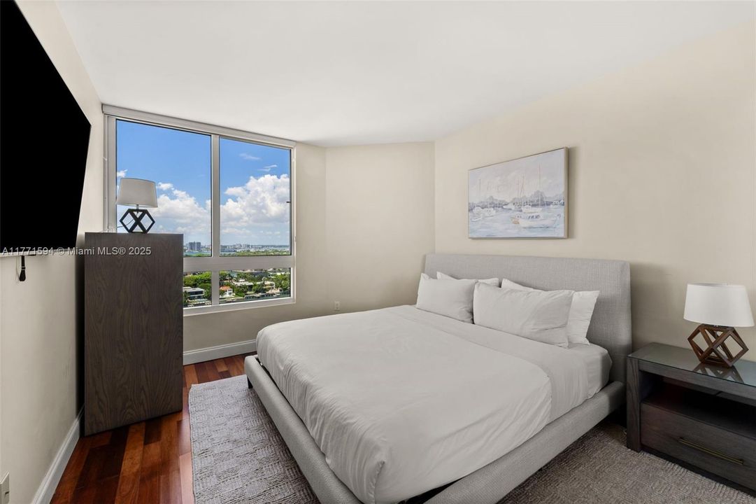 Vendido Recientemente: $1,499,000 (2 camas, 2 baños, 1322 Pies cuadrados)