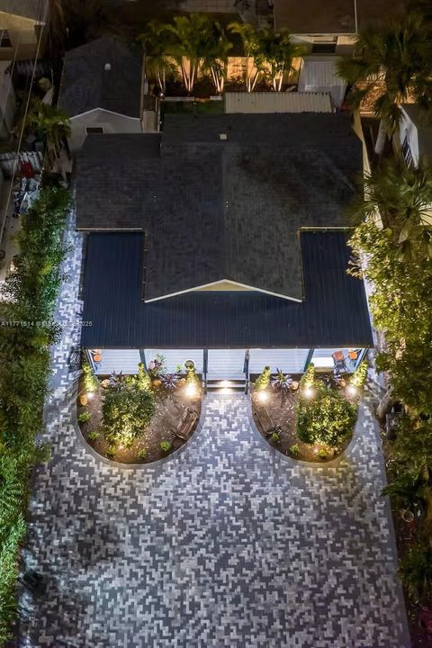 Recently Rented: $3,500 (3 beds, 2 baths, 1030 Square Feet)