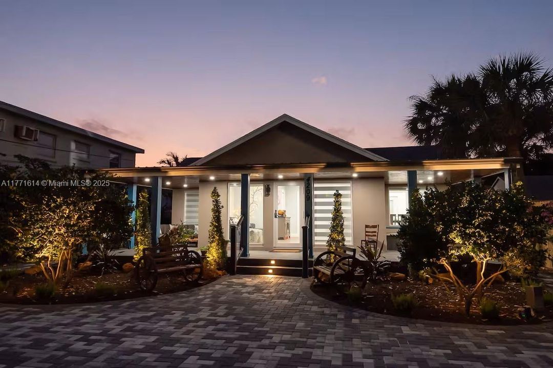 Recently Rented: $3,500 (3 beds, 2 baths, 1030 Square Feet)