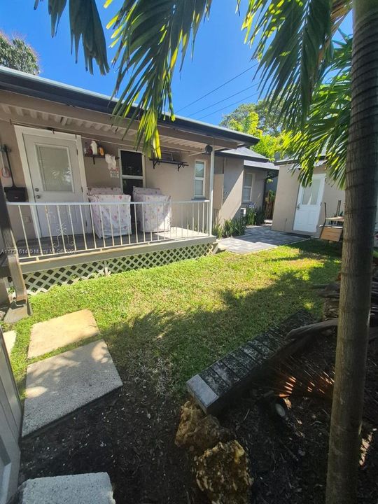 Recently Rented: $3,500 (3 beds, 2 baths, 1030 Square Feet)