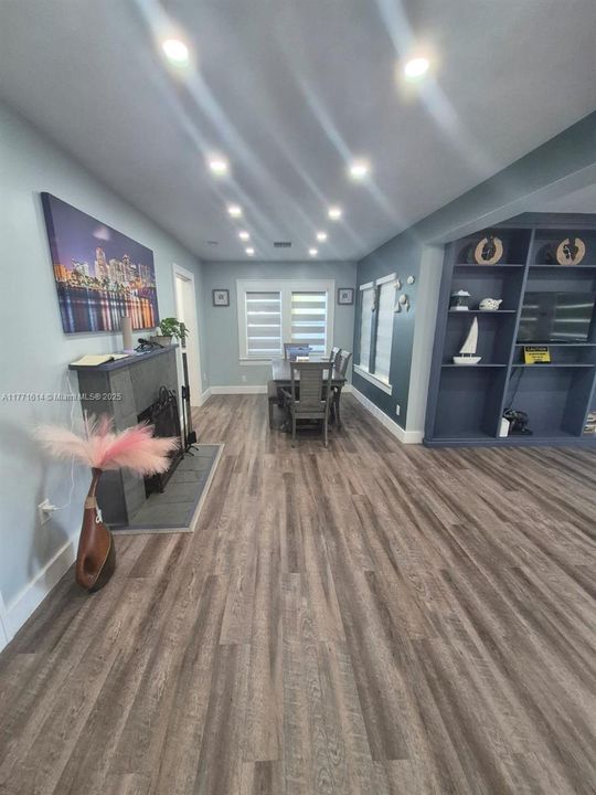 Recently Rented: $3,500 (3 beds, 2 baths, 1030 Square Feet)