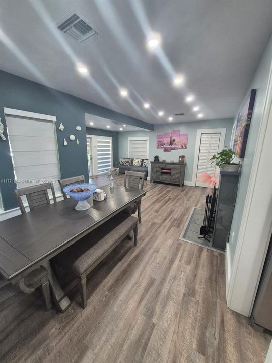 Recently Rented: $3,500 (3 beds, 2 baths, 1030 Square Feet)