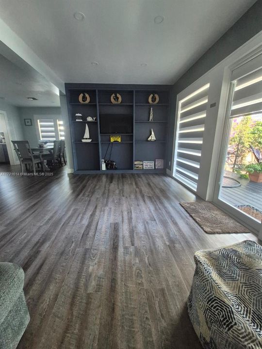 Recently Rented: $3,500 (3 beds, 2 baths, 1030 Square Feet)