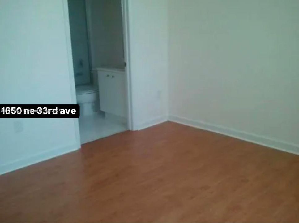 For Sale: $290,000 (3 beds, 2 baths, 1062 Square Feet)