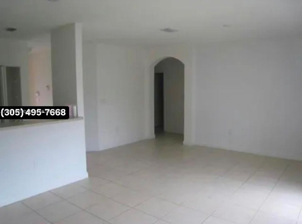 For Sale: $290,000 (3 beds, 2 baths, 1062 Square Feet)