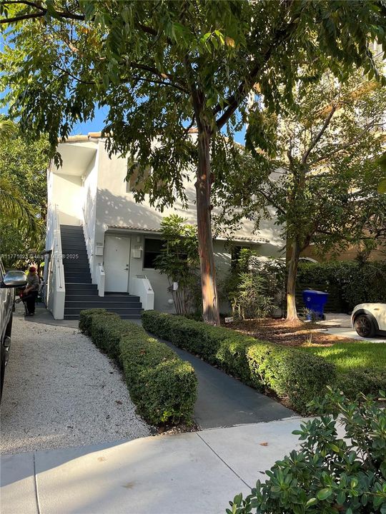 Recently Rented: $2,600 (2 beds, 1 baths, 1492 Square Feet)