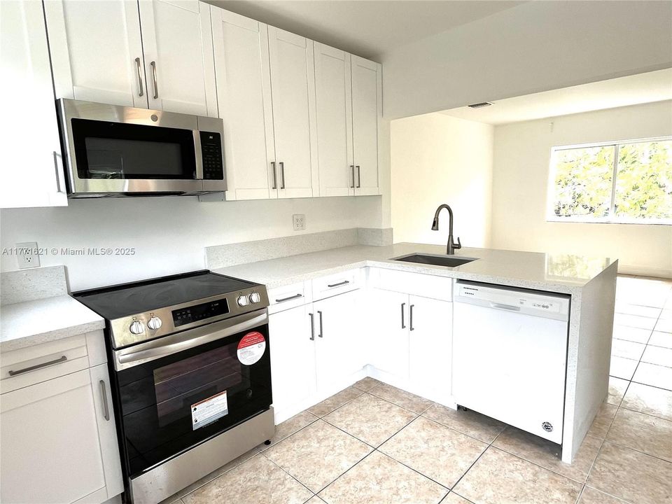 Recently Rented: $2,600 (2 beds, 1 baths, 1492 Square Feet)