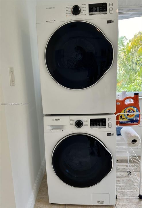 Recently Rented: $2,600 (2 beds, 1 baths, 1492 Square Feet)