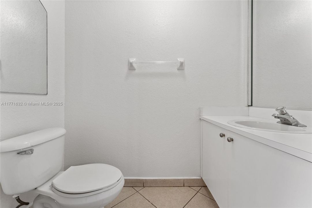 Recently Rented: $2,500 (2 beds, 2 baths, 1036 Square Feet)