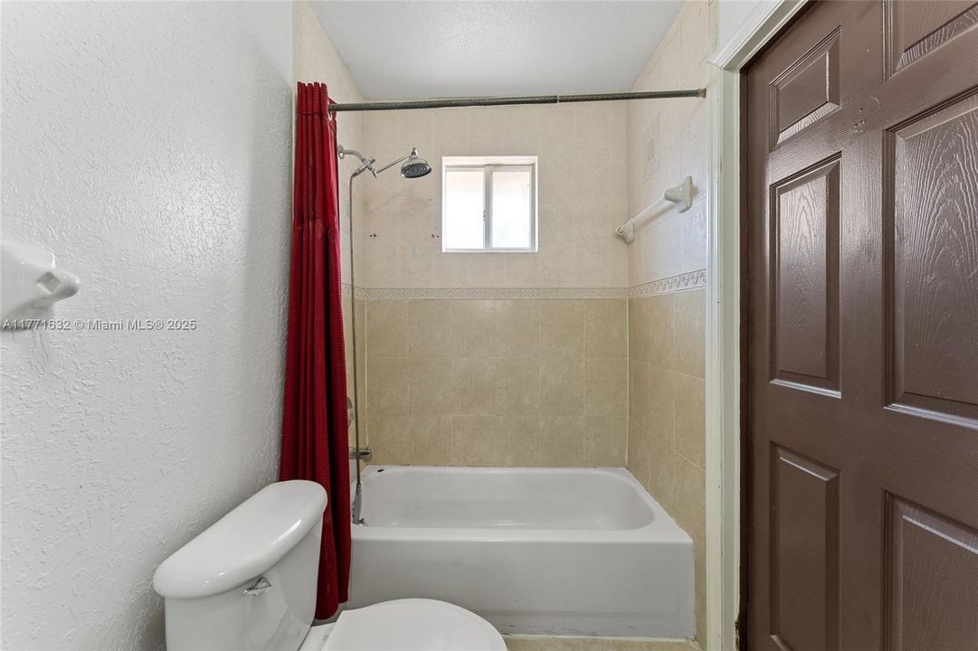 Recently Rented: $2,500 (2 beds, 2 baths, 1036 Square Feet)