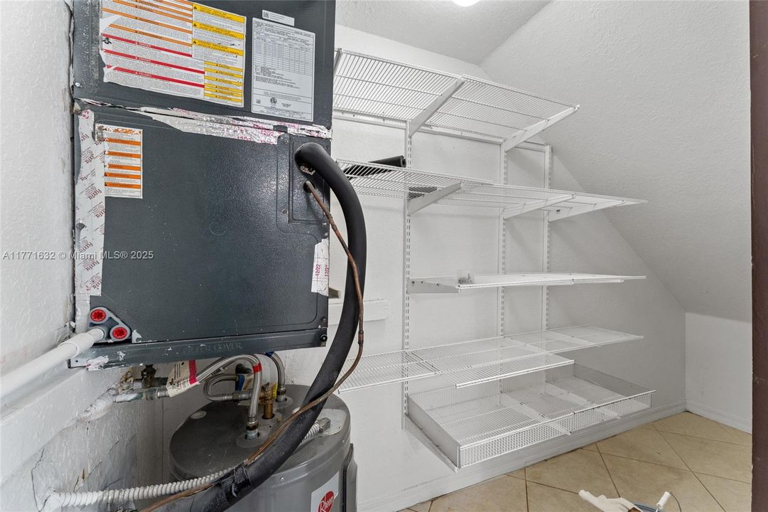 Recently Rented: $2,500 (2 beds, 2 baths, 1036 Square Feet)