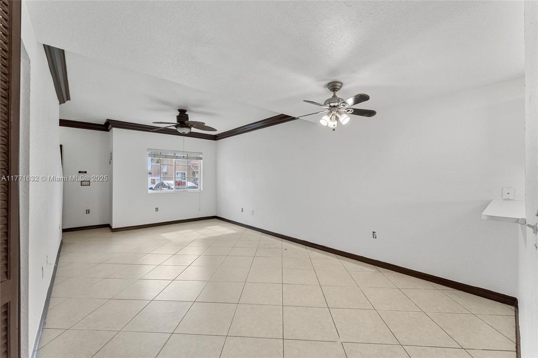 Recently Rented: $2,500 (2 beds, 2 baths, 1036 Square Feet)