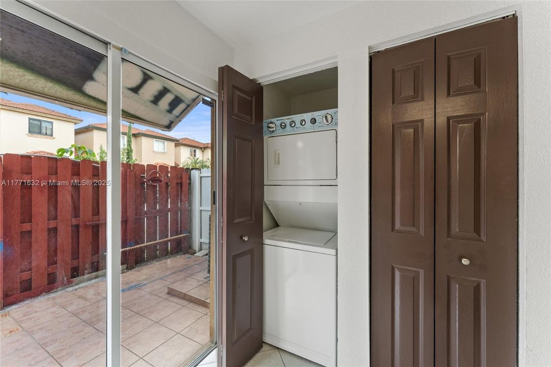 Recently Rented: $2,500 (2 beds, 2 baths, 1036 Square Feet)