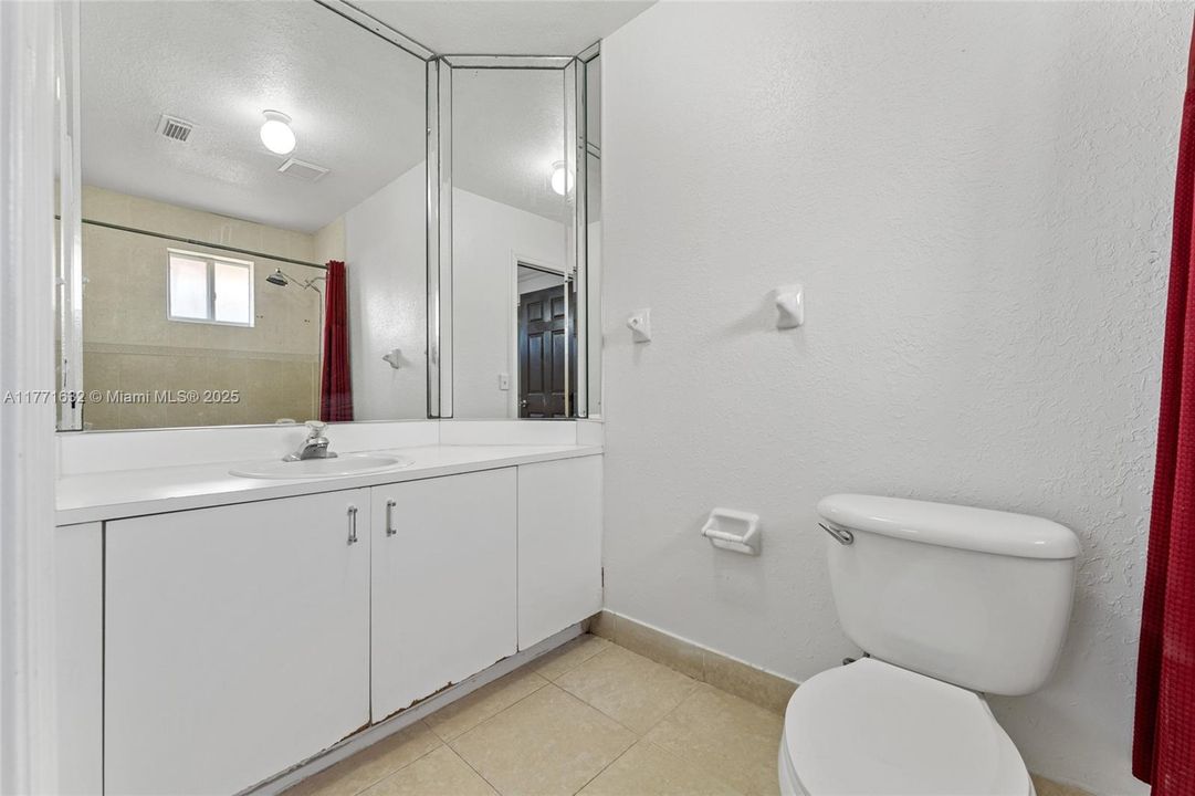 Recently Rented: $2,500 (2 beds, 2 baths, 1036 Square Feet)