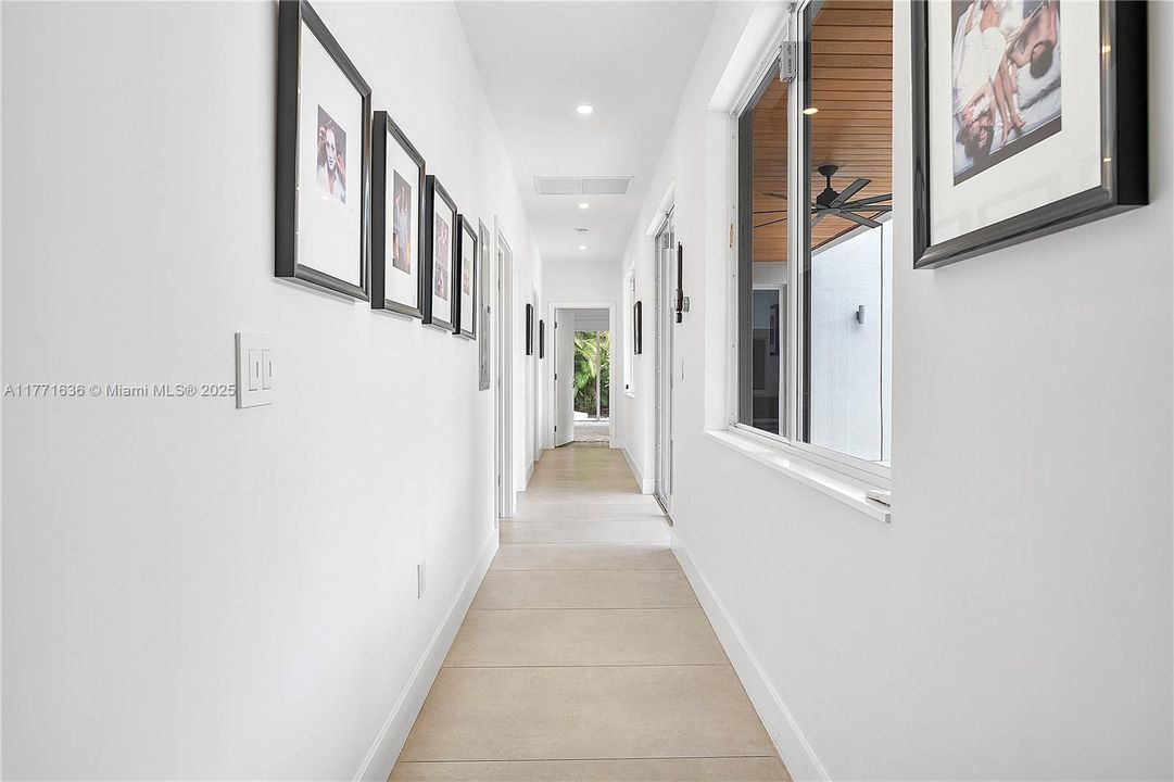 Vendido Recientemente: $1,550,000 (3 camas, 2 baños, 2242 Pies cuadrados)