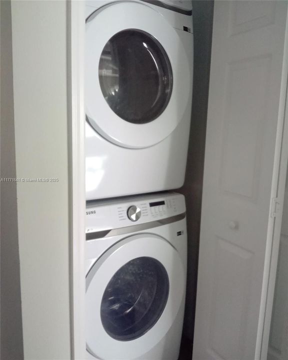 Recently Sold: $269,500 (3 beds, 2 baths, 1335 Square Feet)