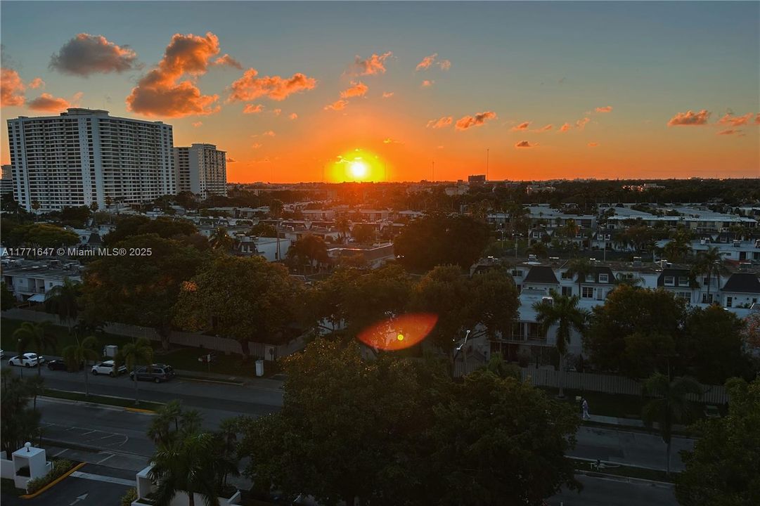 Recently Rented: $3,000 (2 beds, 2 baths, 1430 Square Feet)