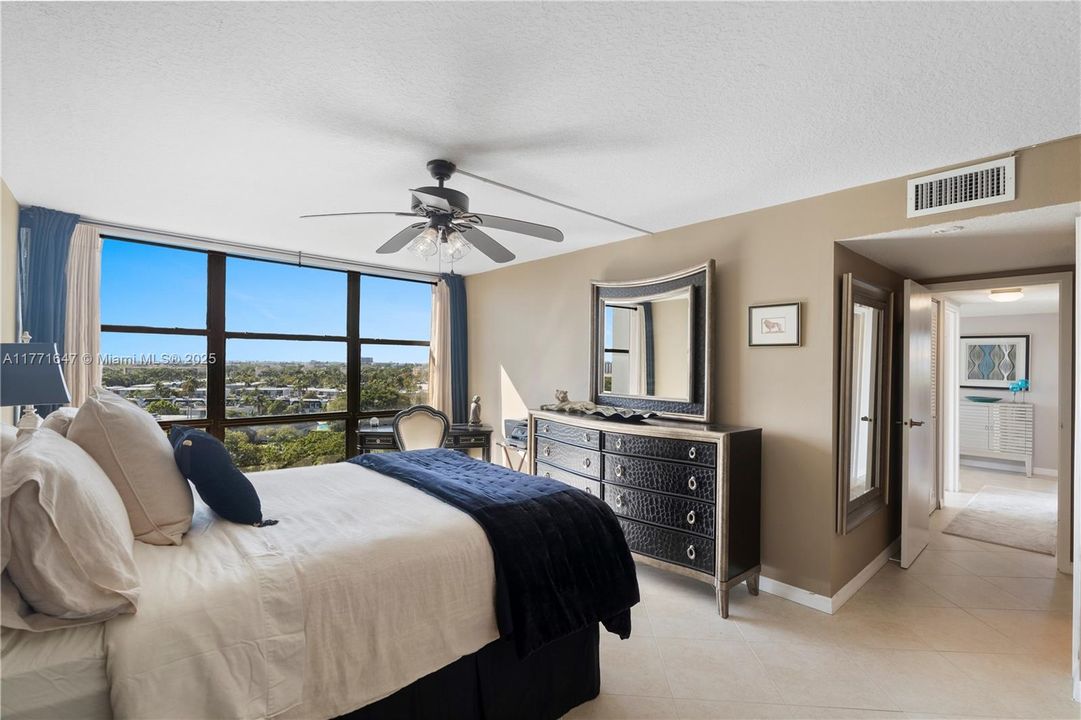 Recently Rented: $3,000 (2 beds, 2 baths, 1430 Square Feet)