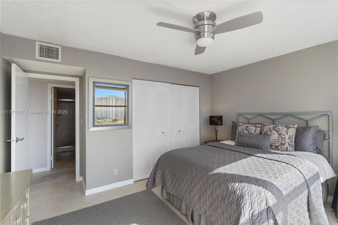 Recently Rented: $3,000 (2 beds, 2 baths, 1430 Square Feet)