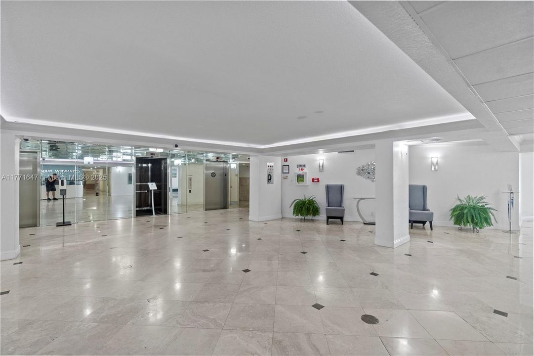 Recently Rented: $3,000 (2 beds, 2 baths, 1430 Square Feet)