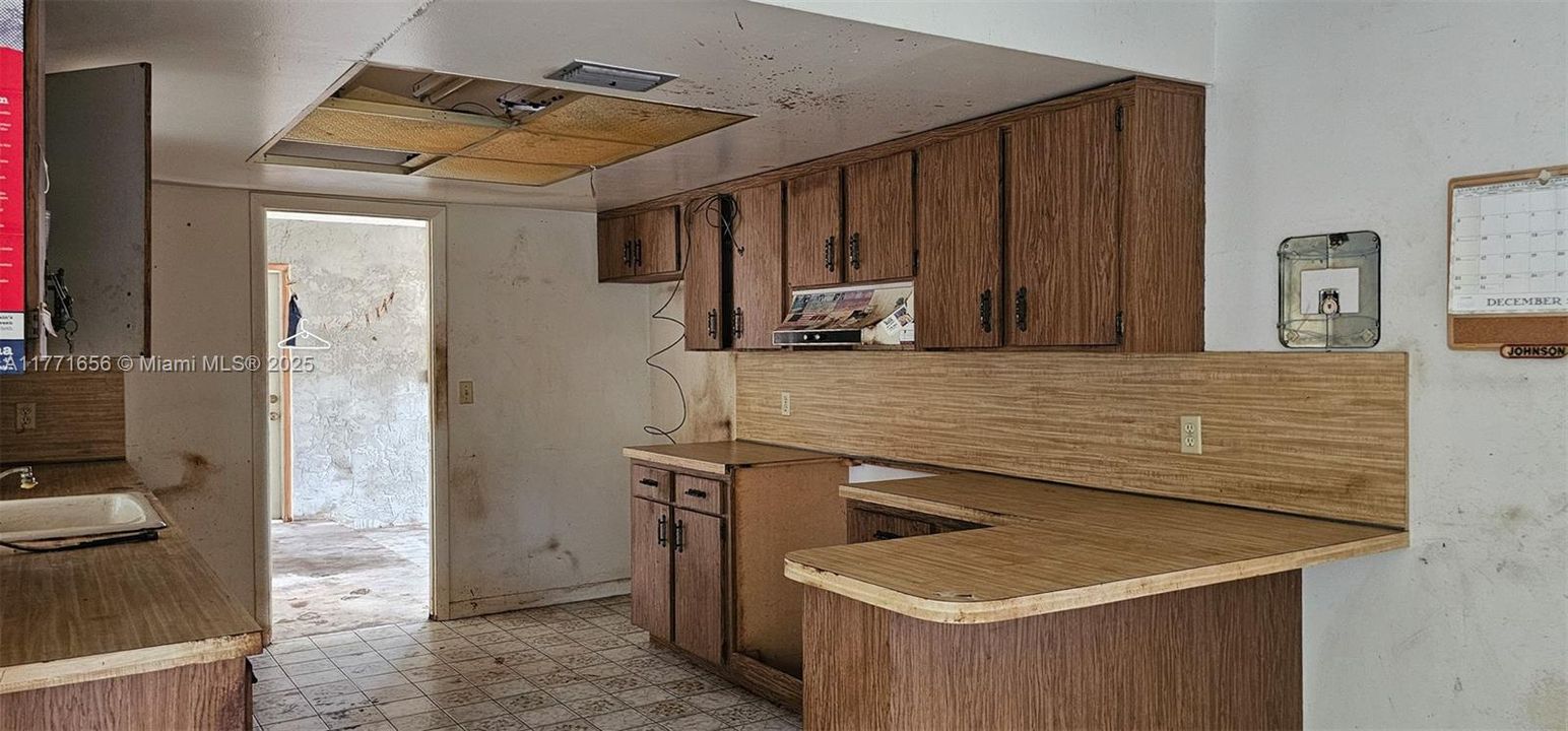 Recently Sold: $495,000 (3 beds, 2 baths, 1668 Square Feet)