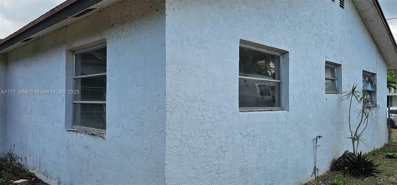 Recently Sold: $495,000 (3 beds, 2 baths, 1668 Square Feet)