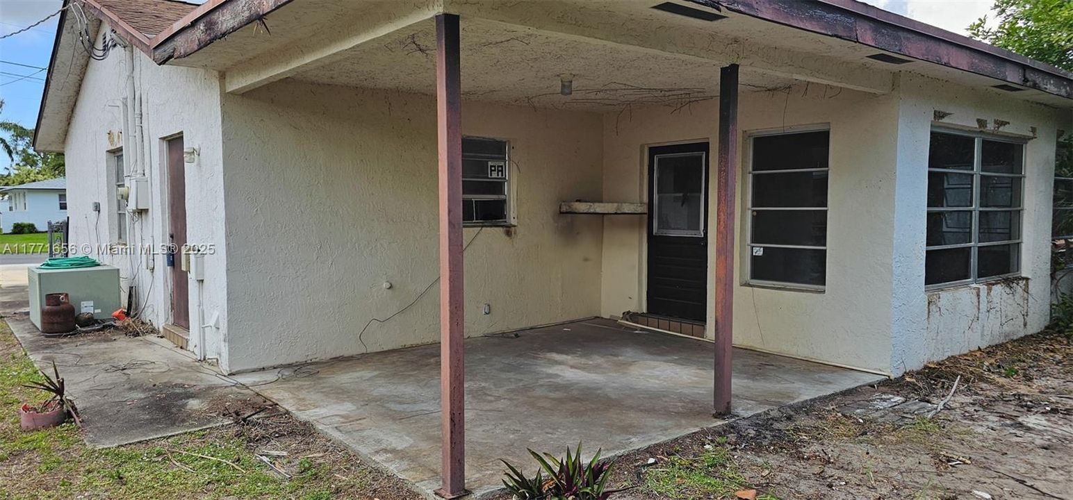 Recently Sold: $495,000 (3 beds, 2 baths, 1668 Square Feet)