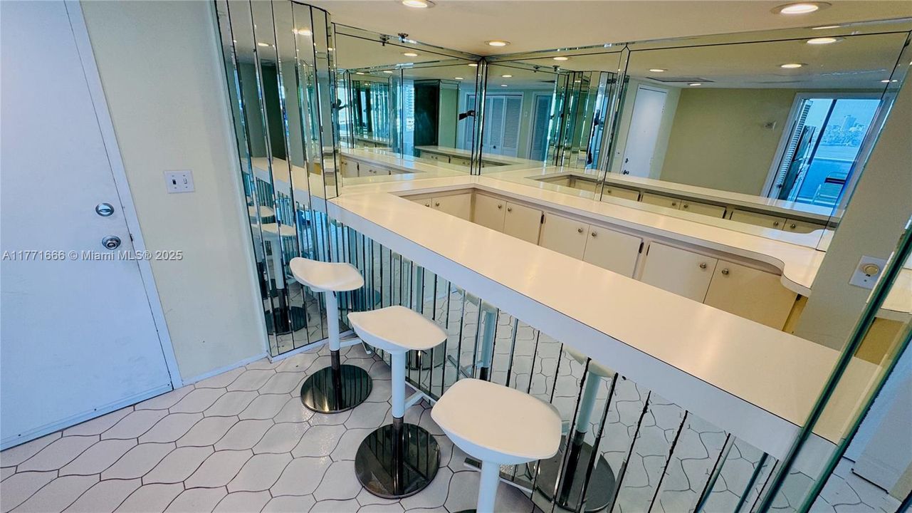 待售: $789,000 (2 贝兹, 2 浴室, 1540 平方英尺)