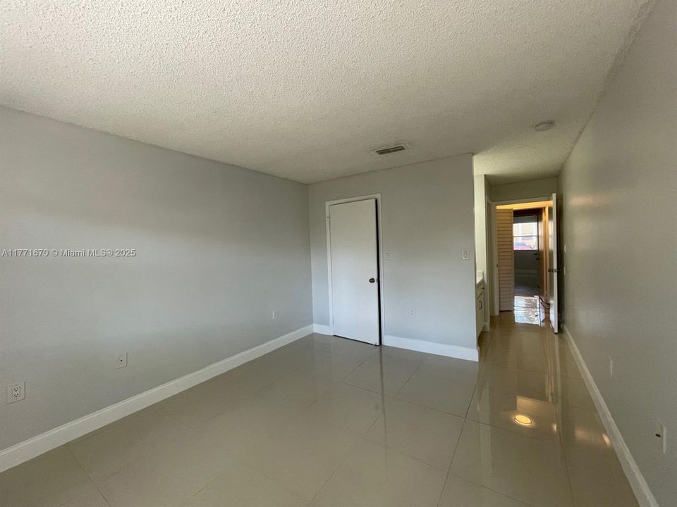 Recently Rented: $2,100 (2 beds, 2 baths, 1084 Square Feet)