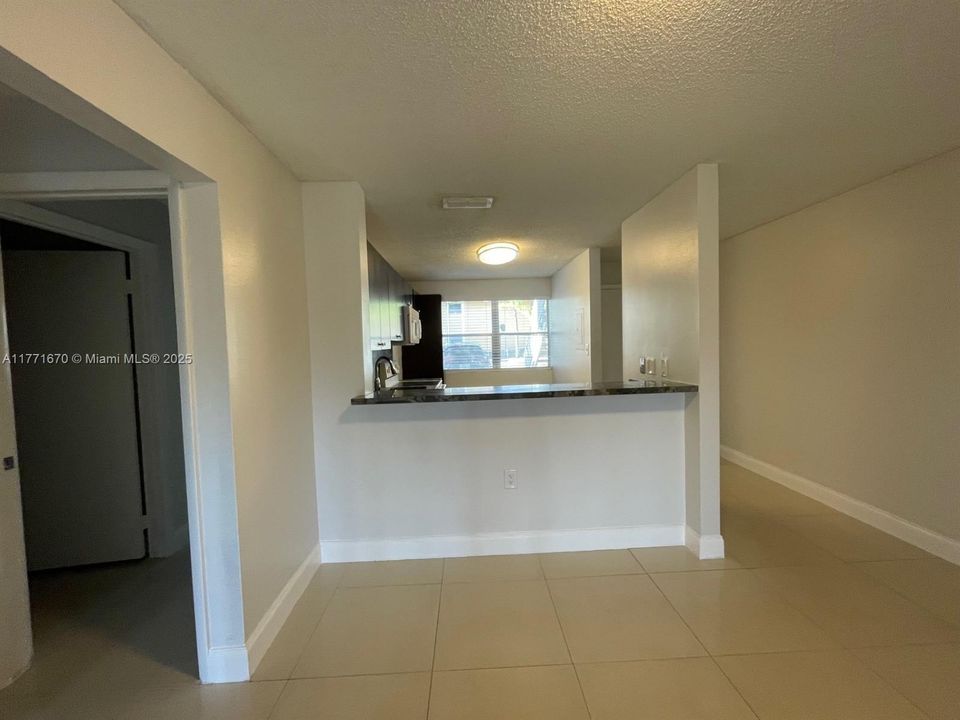 Recently Rented: $2,100 (2 beds, 2 baths, 1084 Square Feet)