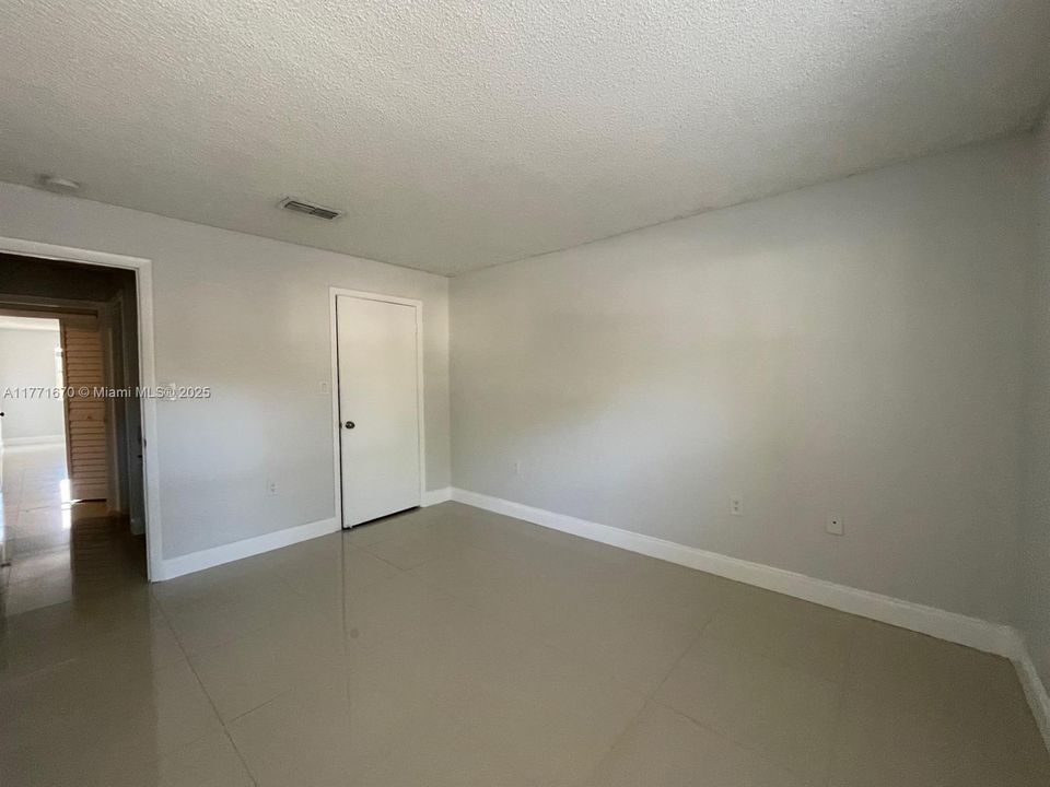 Recently Rented: $2,100 (2 beds, 2 baths, 1084 Square Feet)