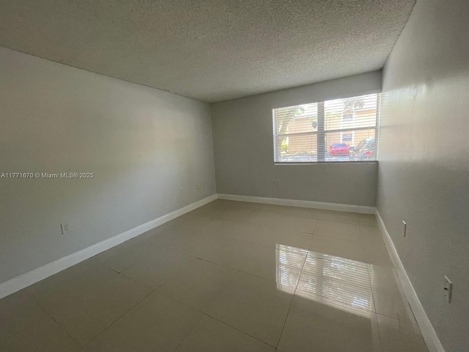 Recently Rented: $2,100 (2 beds, 2 baths, 1084 Square Feet)