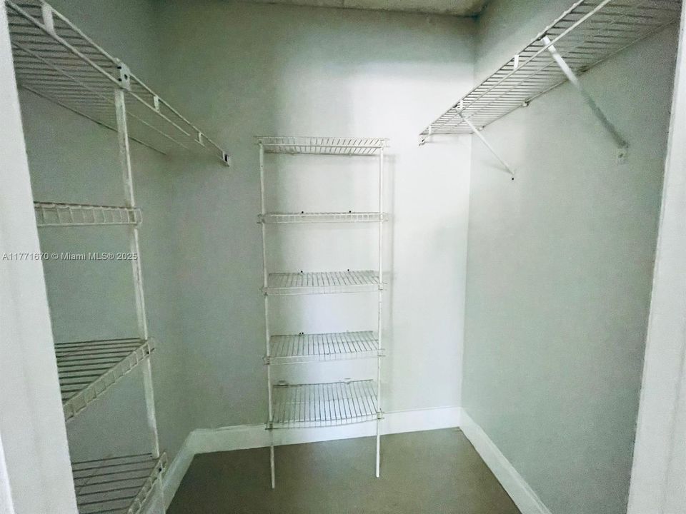 Recently Rented: $2,100 (2 beds, 2 baths, 1084 Square Feet)