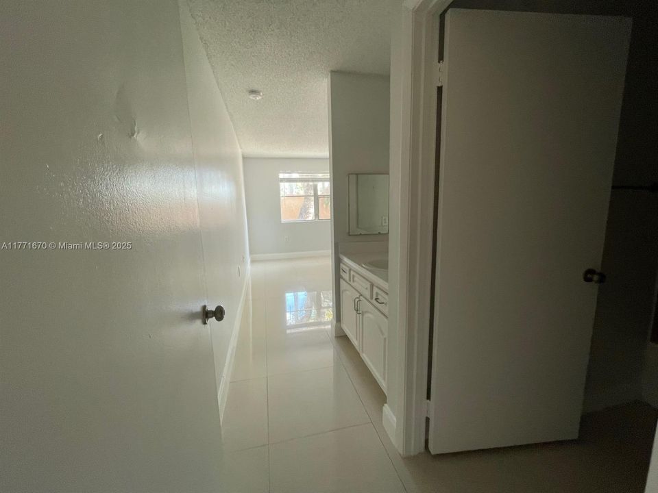 Recently Rented: $2,100 (2 beds, 2 baths, 1084 Square Feet)
