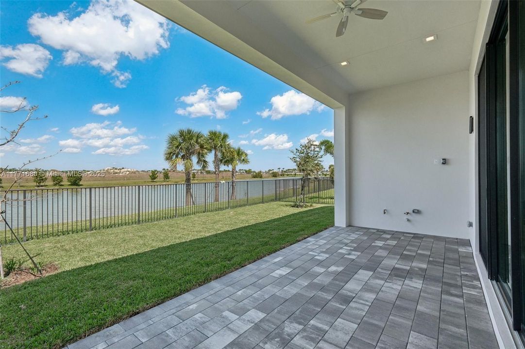 Recently Rented: $6,000 (3 beds, 3 baths, 2464 Square Feet)