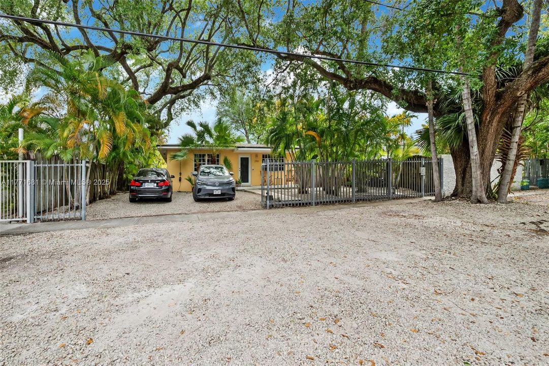 Activo con contrato: $2,400,000 (0 camas, 0 baños, 3195 Pies cuadrados)