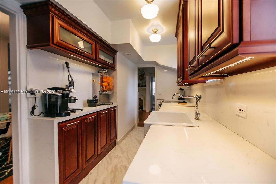 Recientemente alquilado: $5,300 (3 camas, 3 baños, 1680 Pies cuadrados)