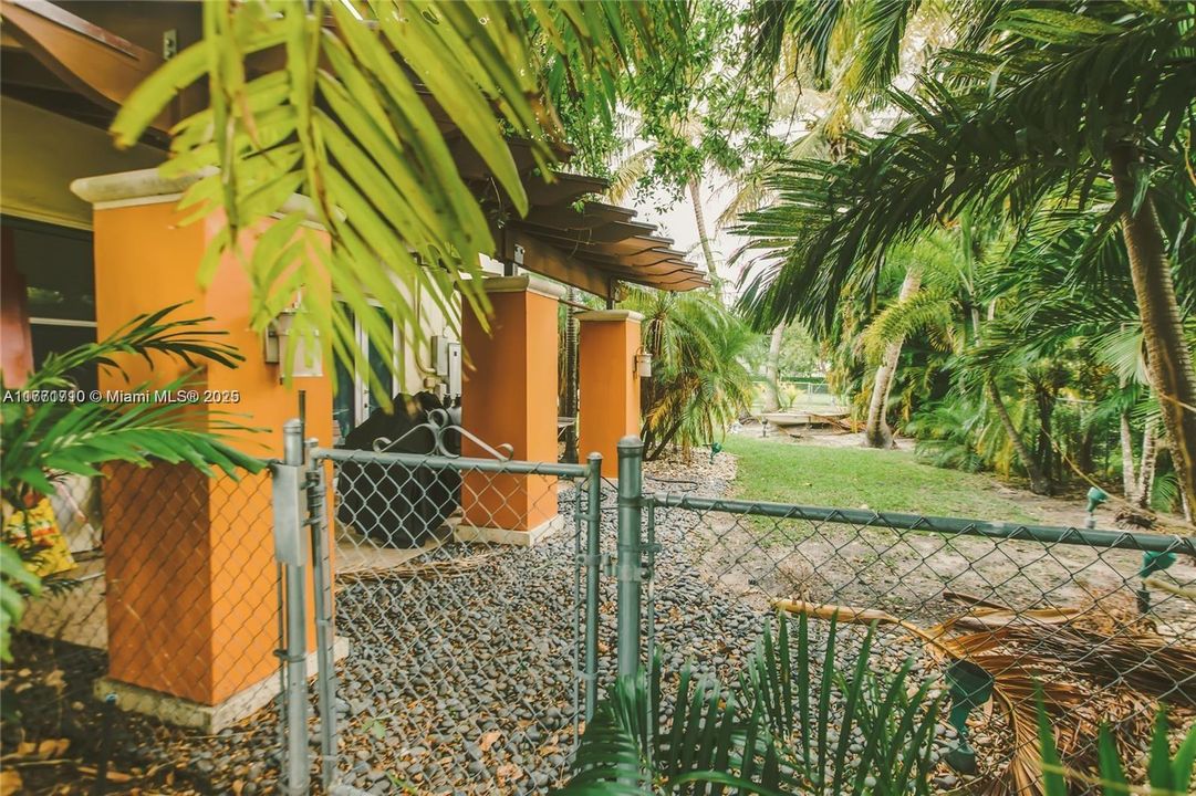 Recientemente alquilado: $5,300 (3 camas, 3 baños, 1680 Pies cuadrados)