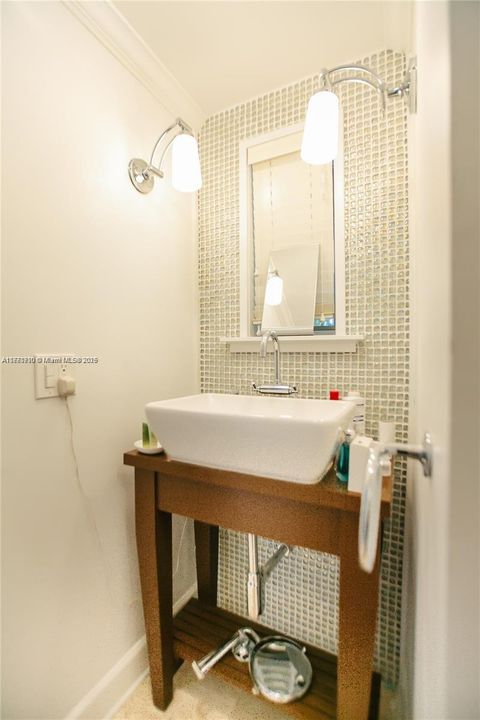 Recientemente alquilado: $5,300 (3 camas, 3 baños, 1680 Pies cuadrados)