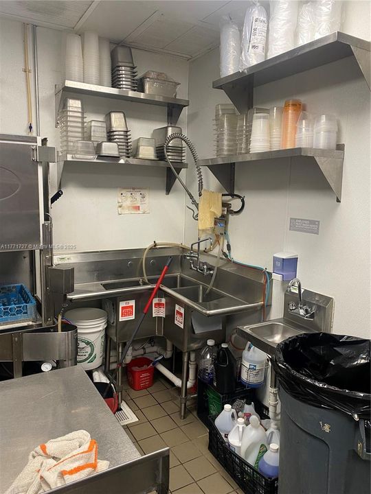 На продажу: $299,000 (0 спален, 0 ванн, 0 Квадратных фут)