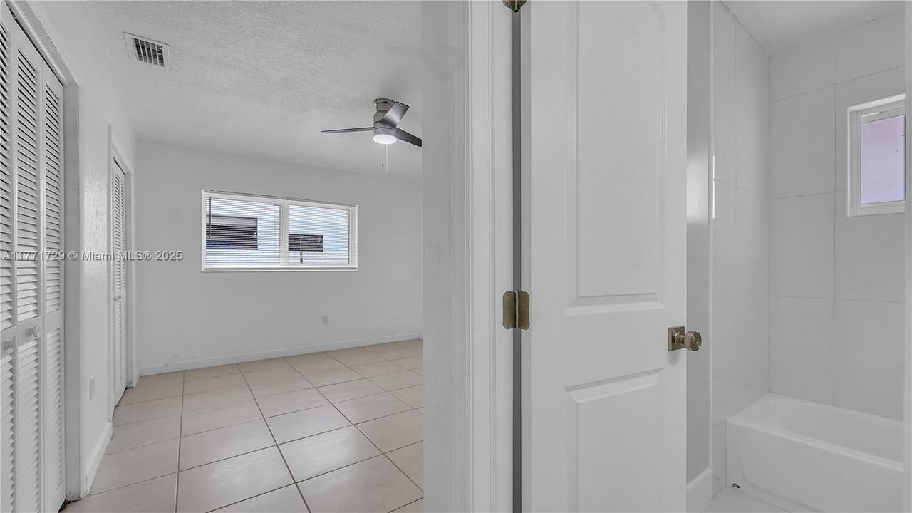 Recently Rented: $3,550 (3 beds, 2 baths, 2385 Square Feet)