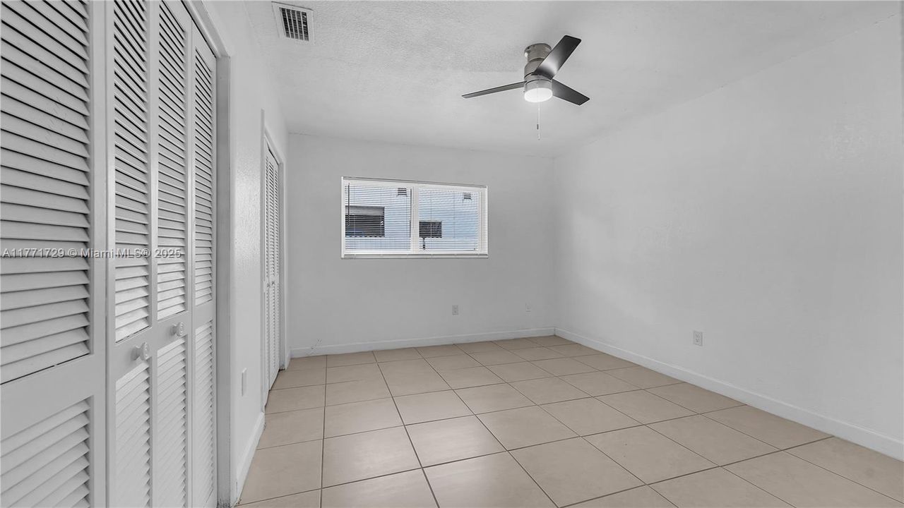 Recently Rented: $3,550 (3 beds, 2 baths, 2385 Square Feet)