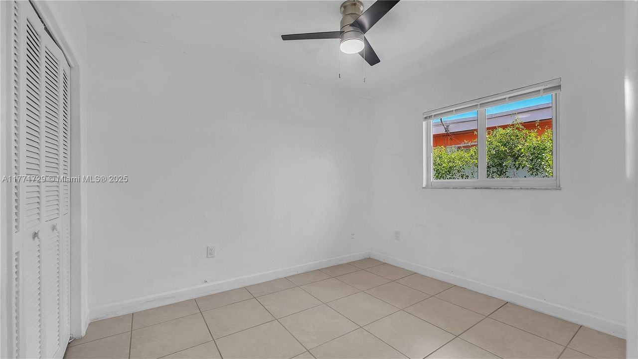 Recently Rented: $3,550 (3 beds, 2 baths, 2385 Square Feet)