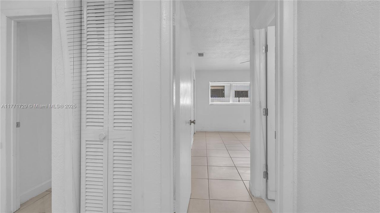 Recently Rented: $3,550 (3 beds, 2 baths, 2385 Square Feet)