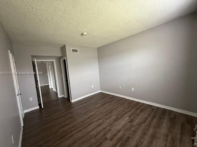 Recientemente alquilado: $2,450 (2 camas, 2 baños, 1130 Pies cuadrados)