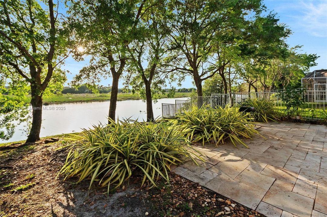 For Sale: $599,900 (4 beds, 3 baths, 1452 Square Feet)